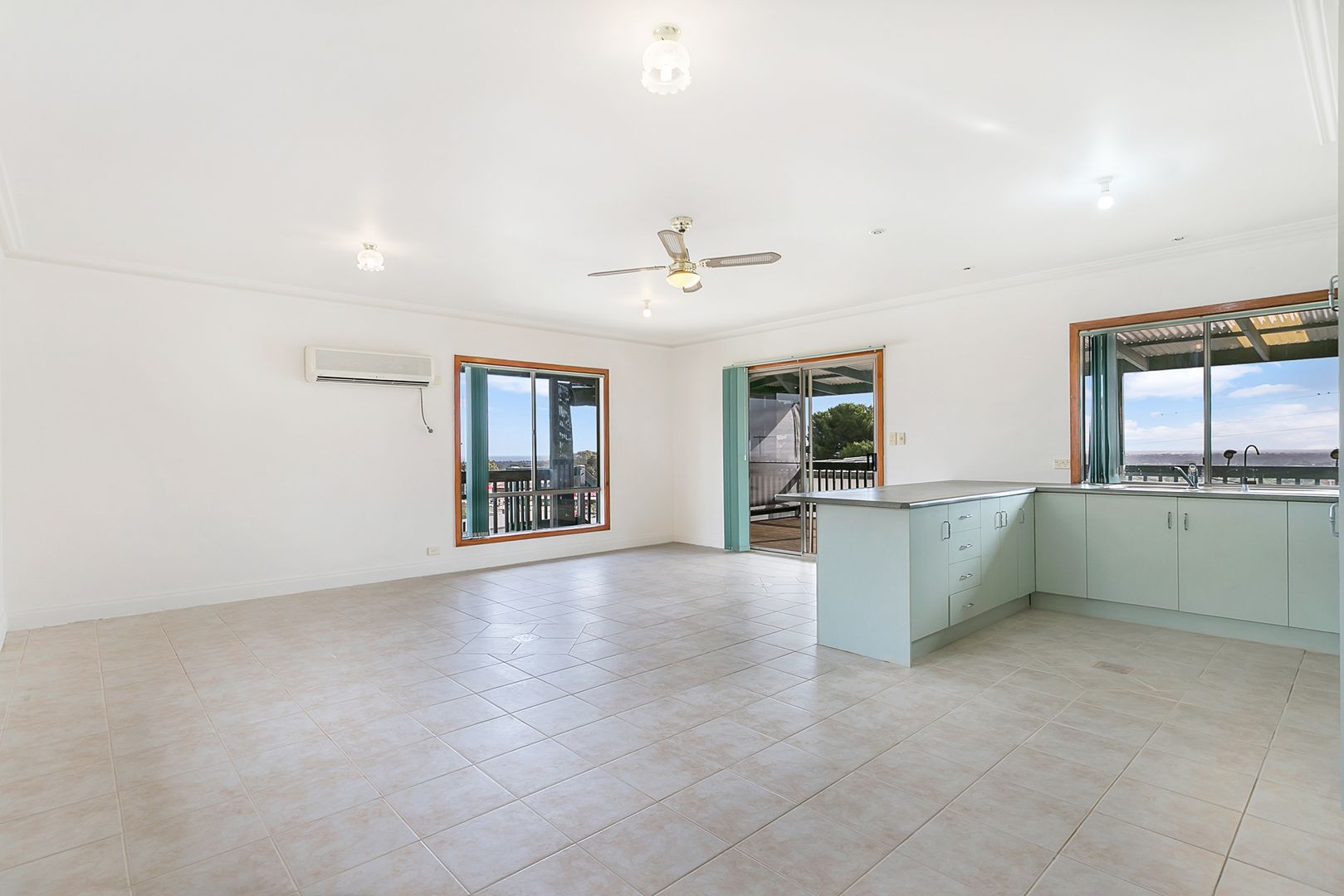 8 Flagstaff Road, Darlington SA 5047, Image 2