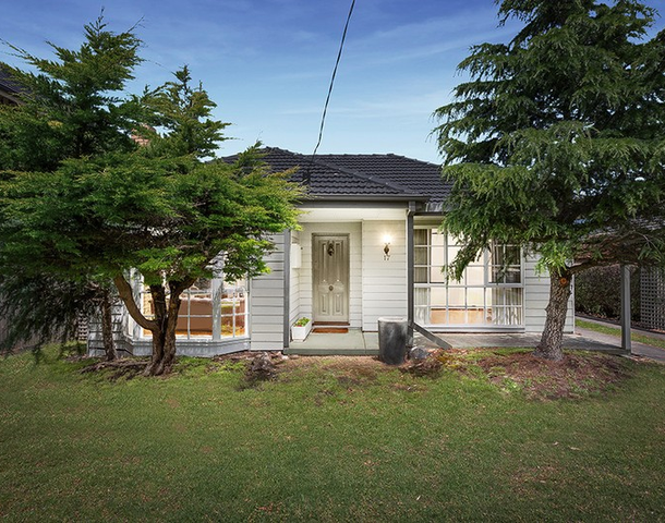 17 First Avenue, Strathmore VIC 3041