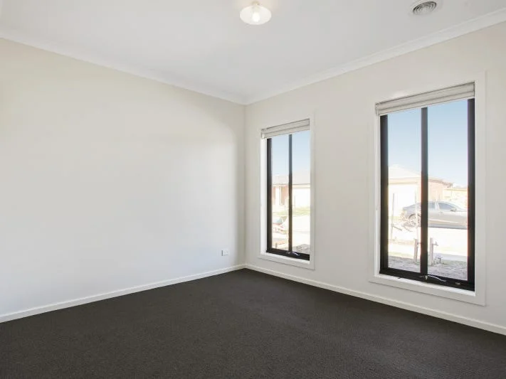 Additional image 5 of 48 Poe Circuit, Officer VIC 3809