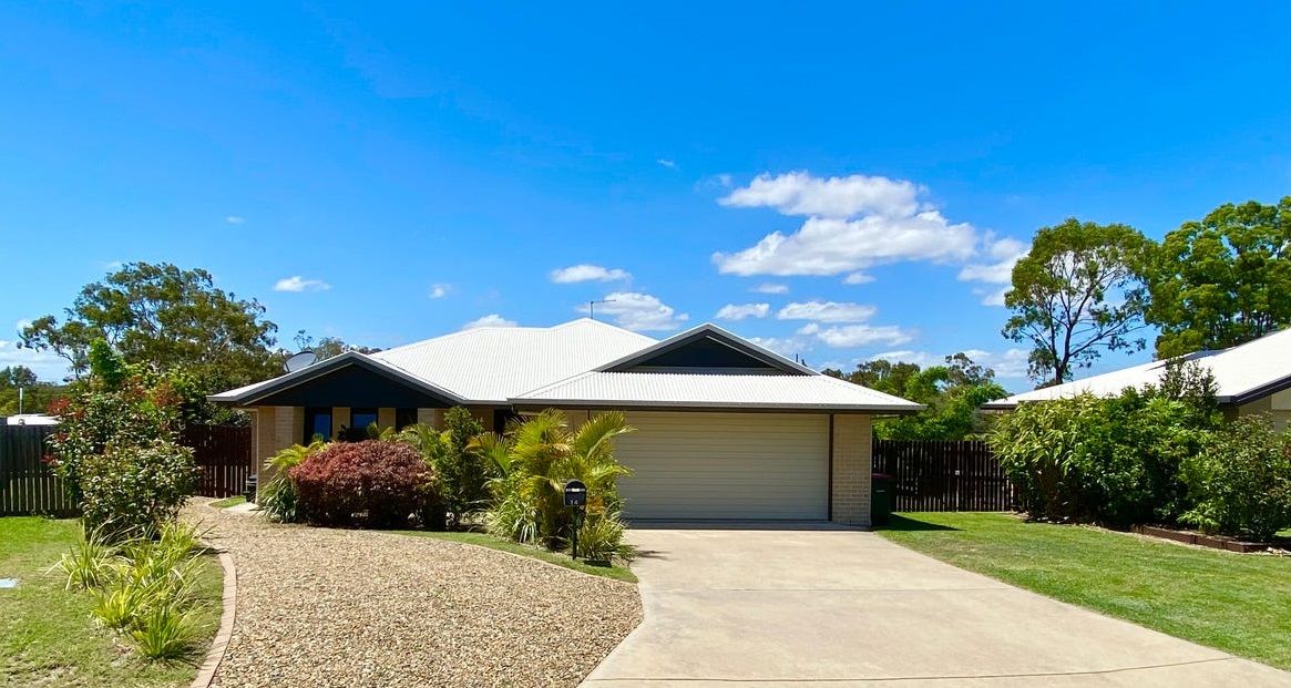 4 bedrooms House in 14 Surita Court BOYNE ISLAND QLD, 4680