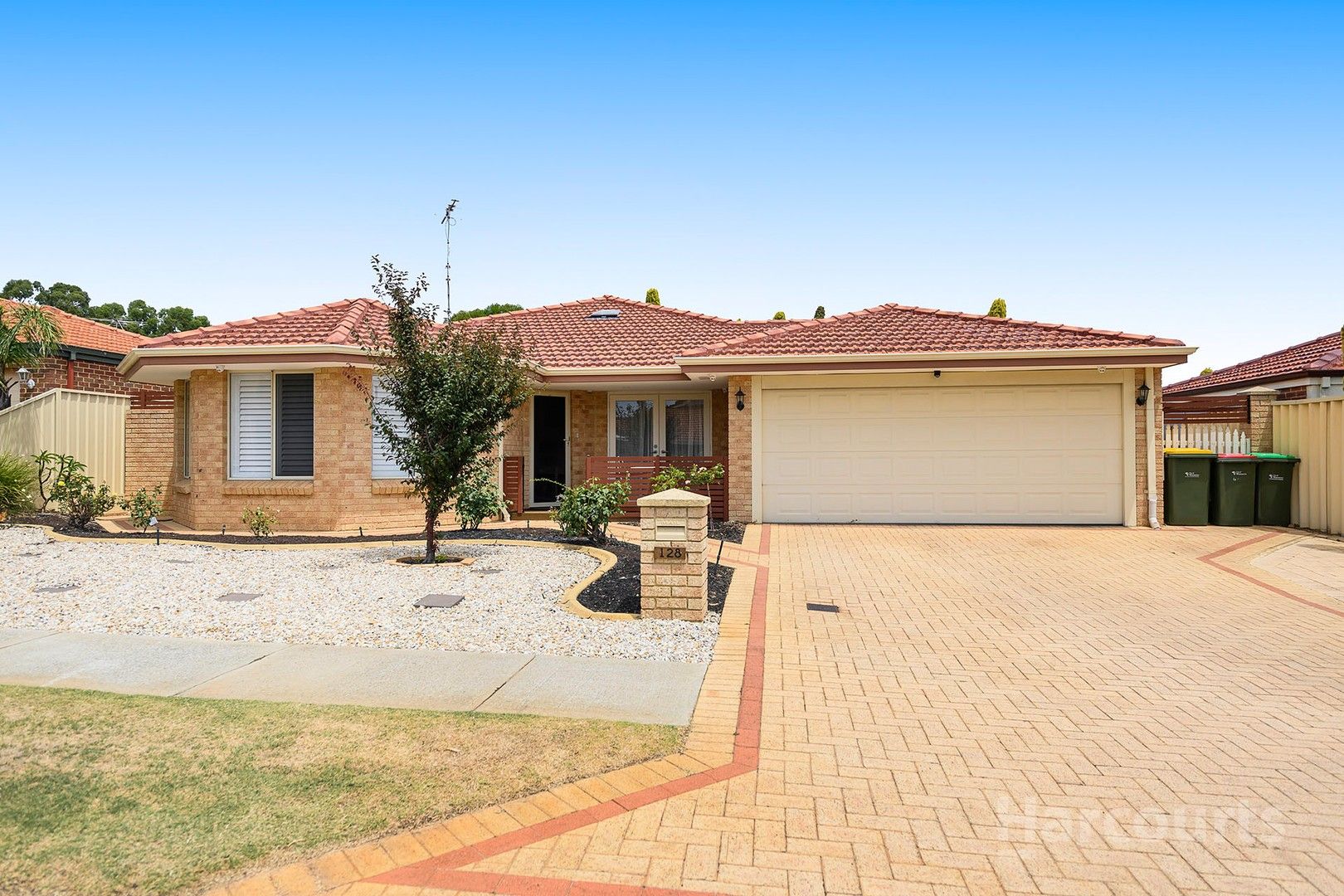 4 bedrooms House in 128 James Spiers Drive WANNEROO WA, 6065