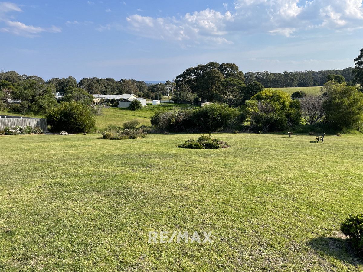 12 Tower Hill Court, Kalimna VIC 3909, Image 2