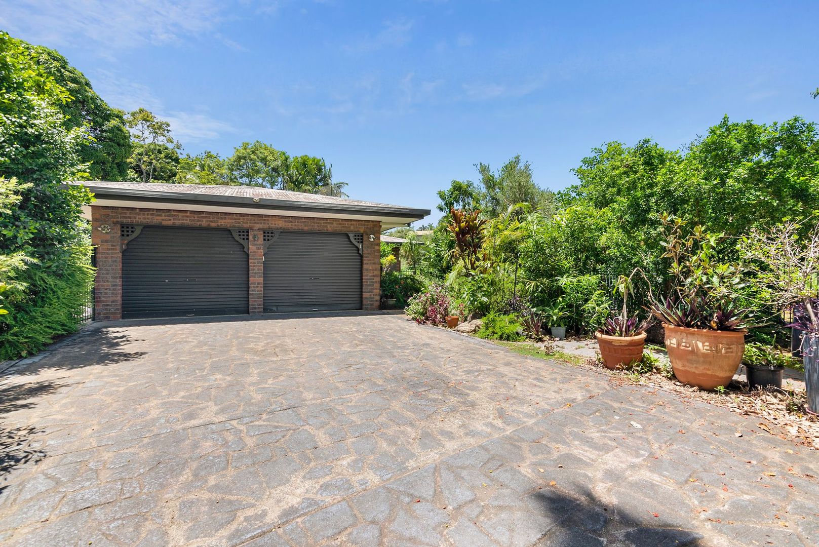 1 Begonia Place, Mooroobool QLD 4870, Image 2