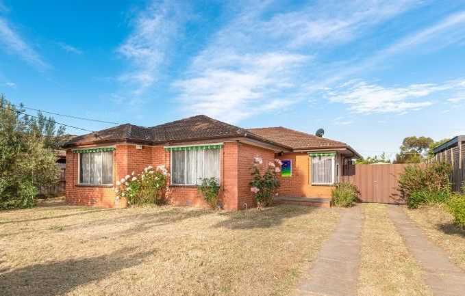 3 bedrooms House in 18 Rossdale Street CRAIGIEBURN VIC, 3064
