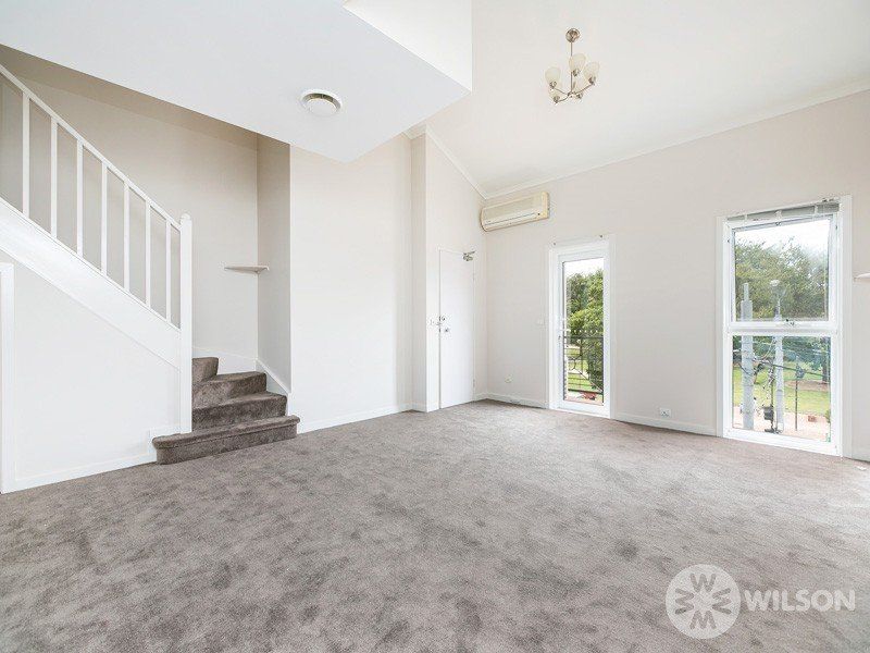 3 bedrooms Apartment / Unit / Flat in 13/96 Hawthorn Road CAULFIELD NORTH VIC, 3161