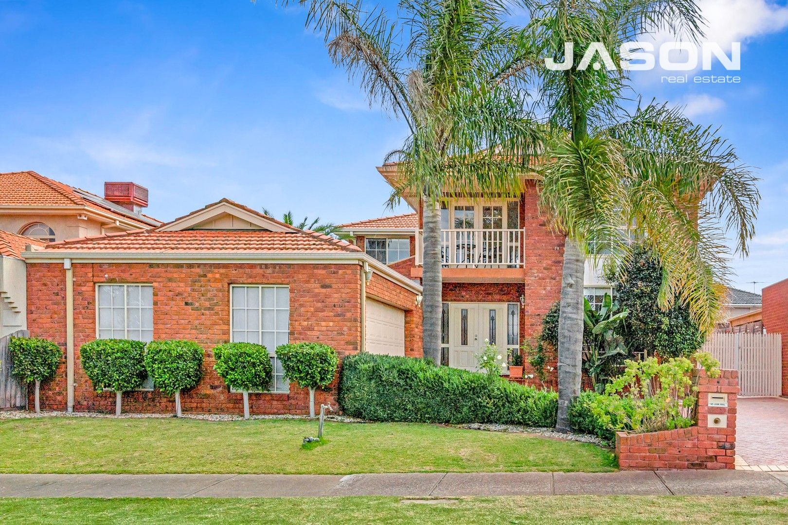 4 bedrooms House in 9 Kircaldy Court GREENVALE VIC, 3059