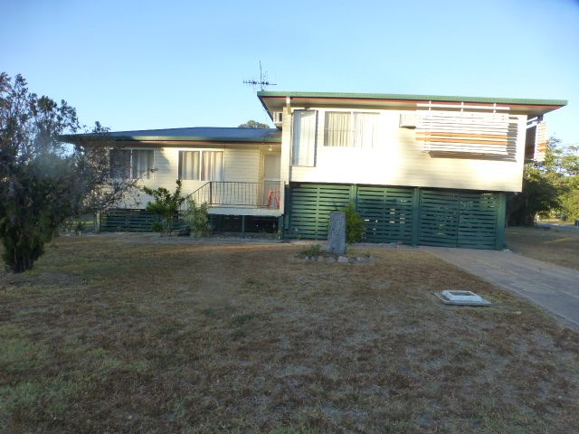 4 bedrooms House in 31 Cook Crescent DYSART QLD, 4745
