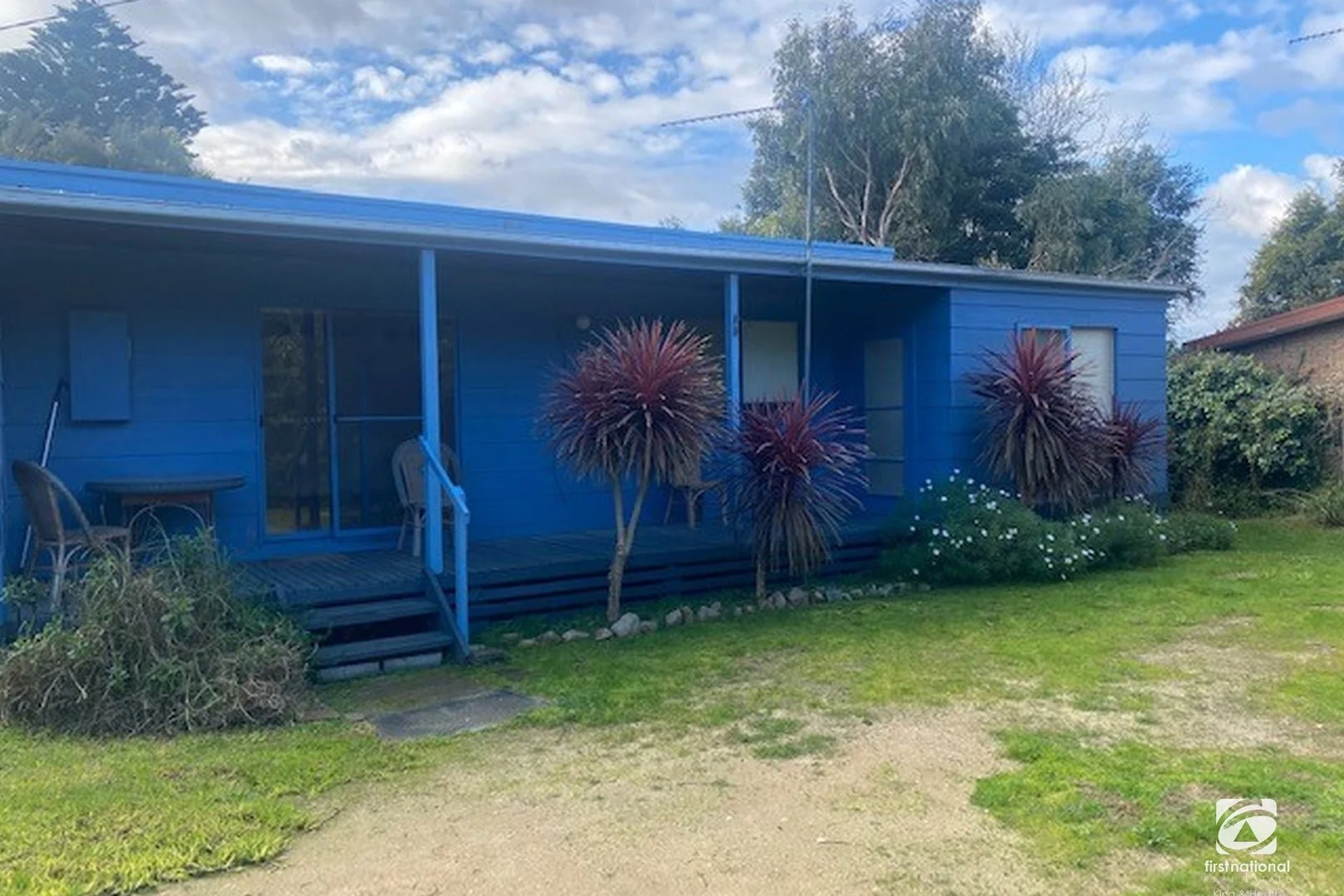 8 Eleventh Parade, Raymond Island VIC 3880