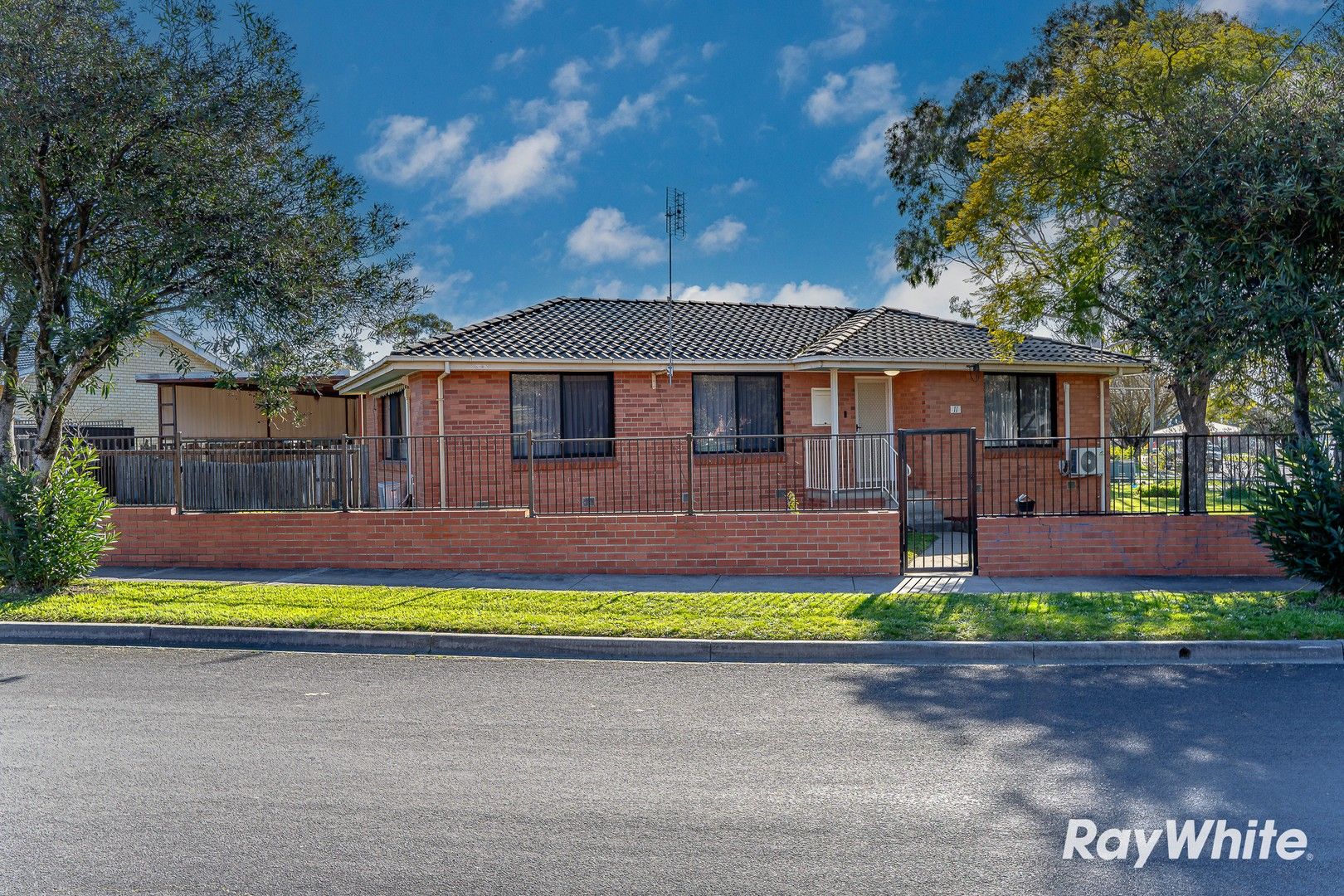 3 bedrooms House in 11 Ironbark Road BENDIGO VIC, 3550