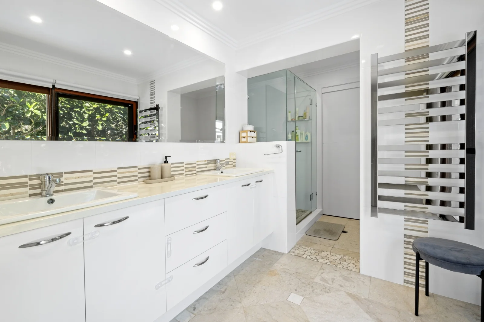 Additional image 11 of 18 Donegal Crescent, Sorrento QLD 4217