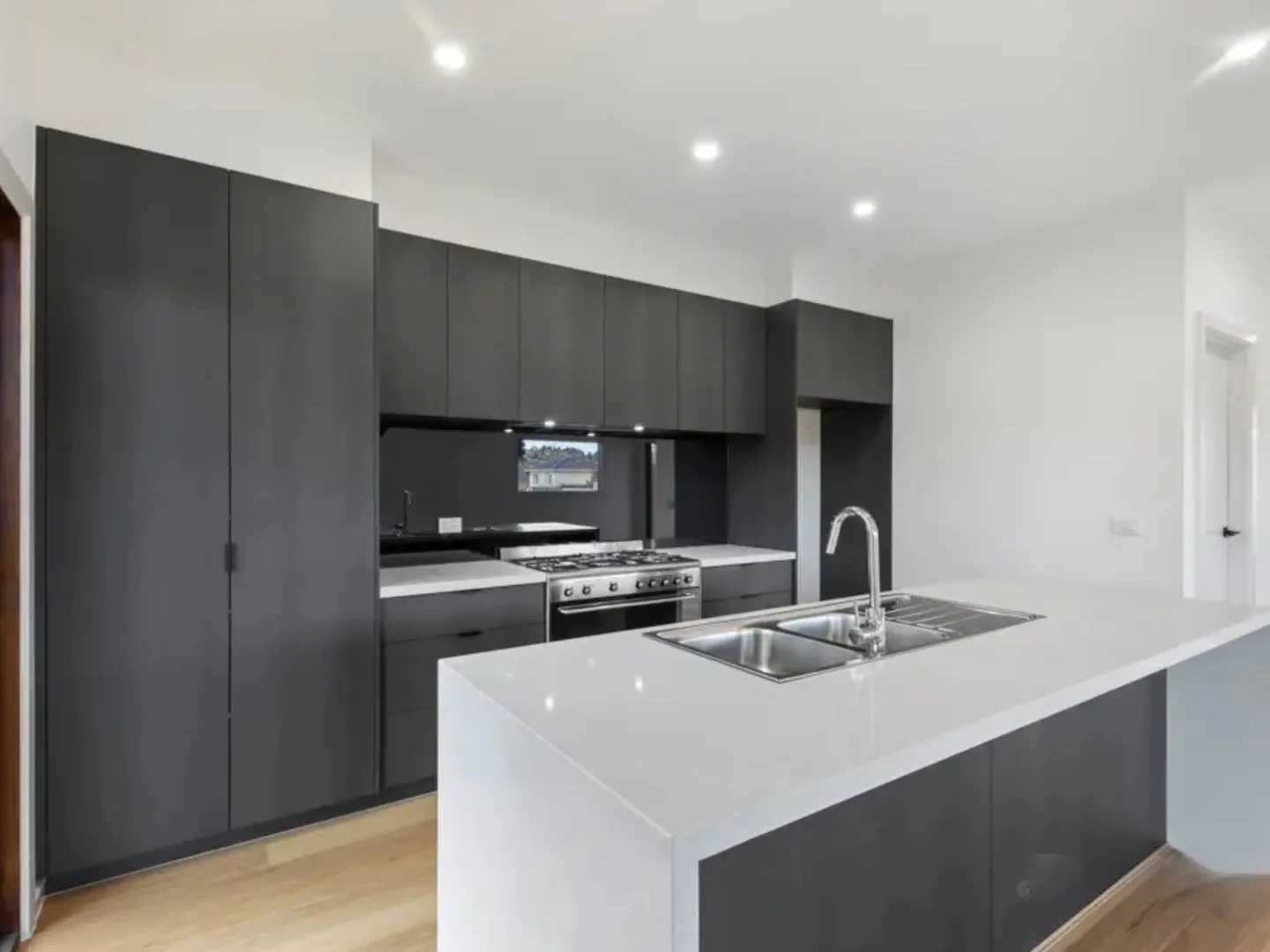 Additional image 3 of 1/91 St James Road, Rosanna VIC 3084