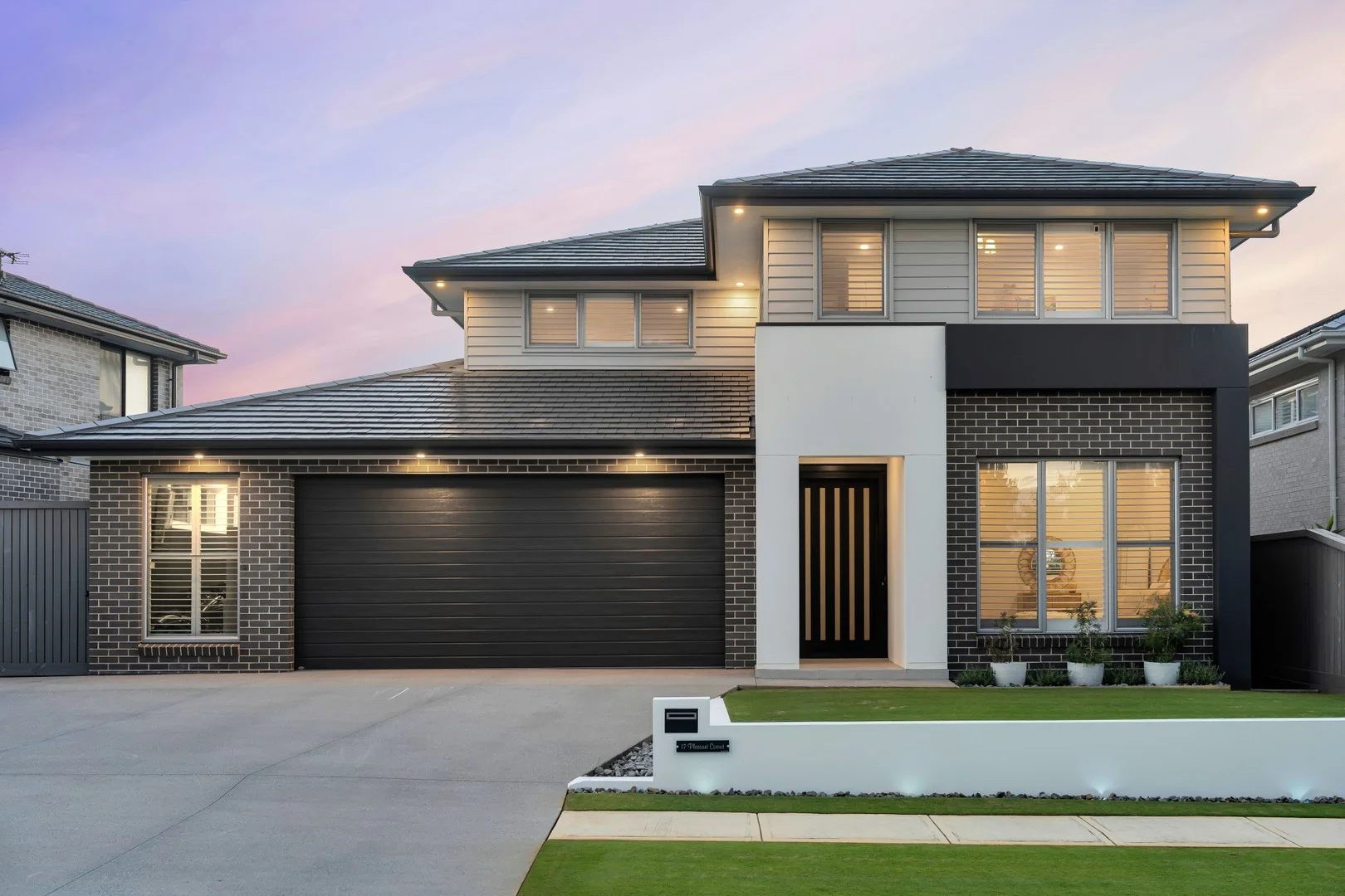 17 Pleasant Circuit, Gledswood Hills NSW 2557