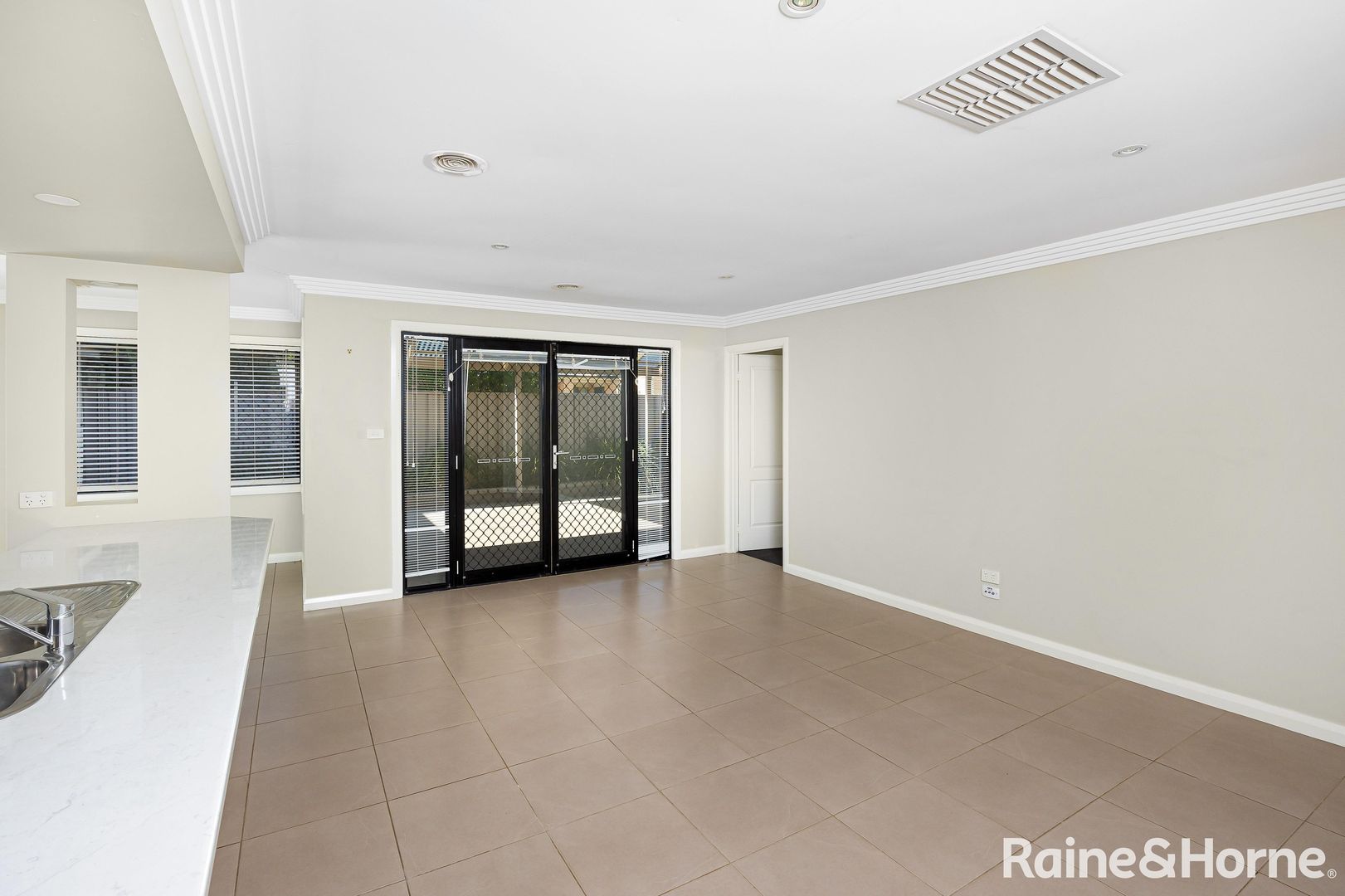 55 Mima Street, Glenfield Park NSW 2650, Image 2