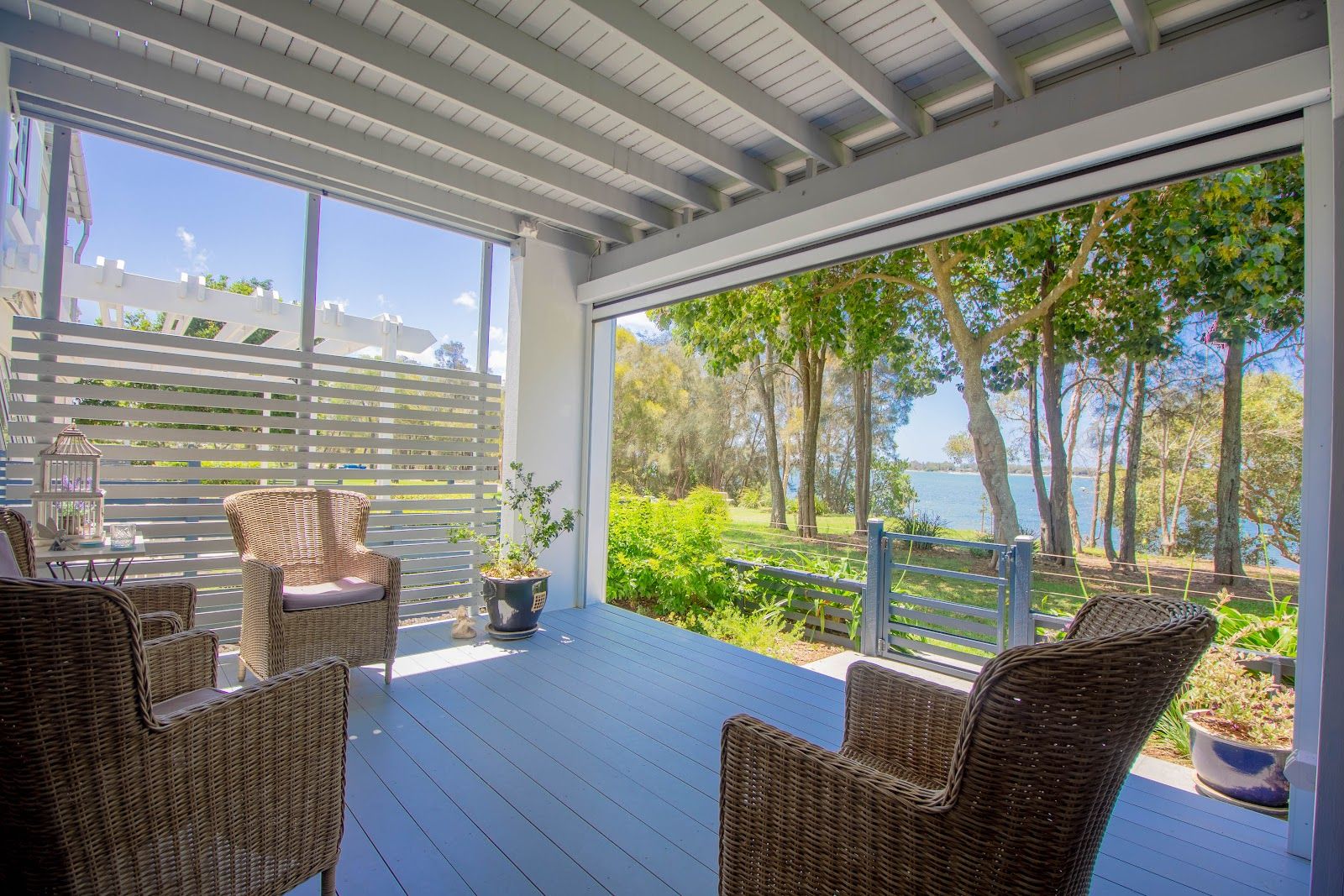 Sandstone Point QLD 4511 - 4 beds house for Sale, 20 Steps to Water ...