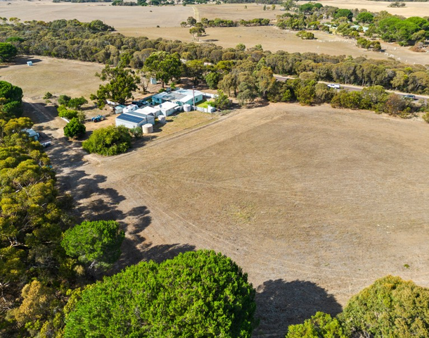 1406 Flinders Highway, Coomunga SA 5607