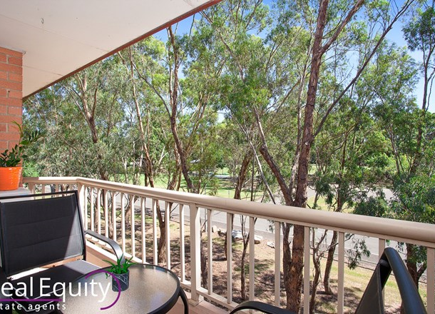 23/4 Mead Drive, Chipping Norton NSW 2170