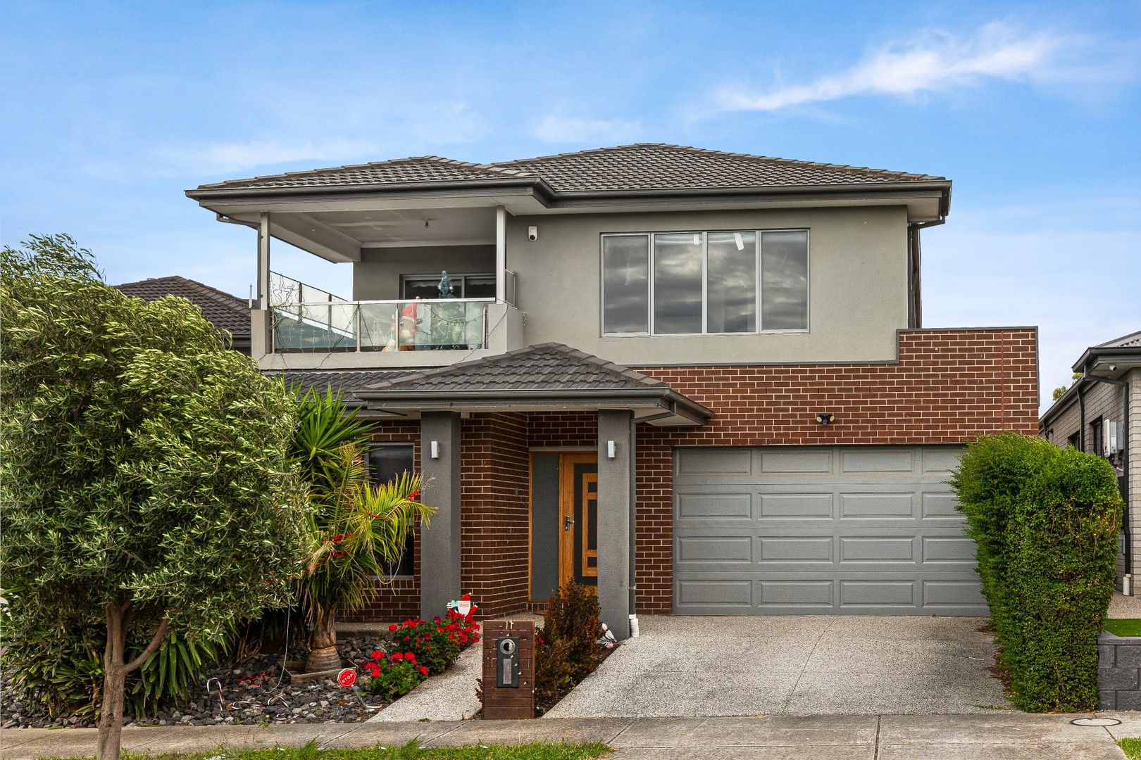 5 bedrooms House in 11 Padova Drive GREENVALE VIC, 3059