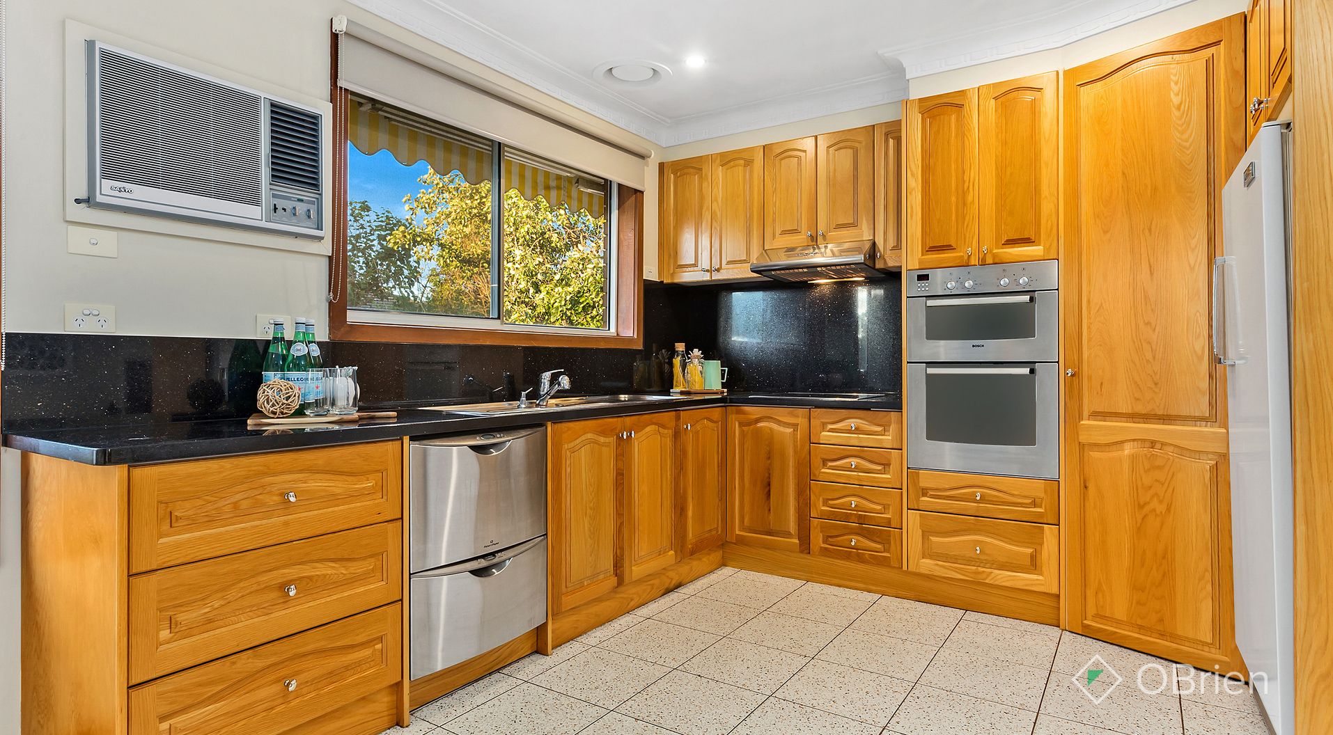 27 Lower Dandenong Road, Mentone VIC 3194, Image 2