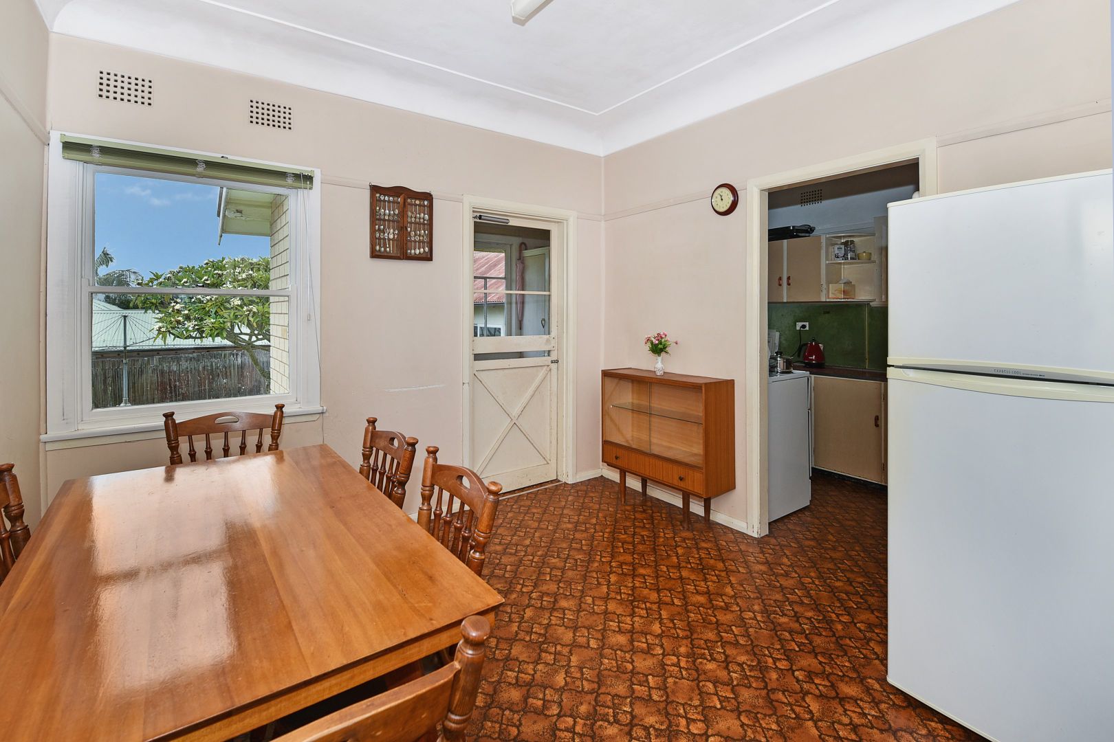 17 Eulalia Avenue, Point Frederick NSW 2250, Image 2