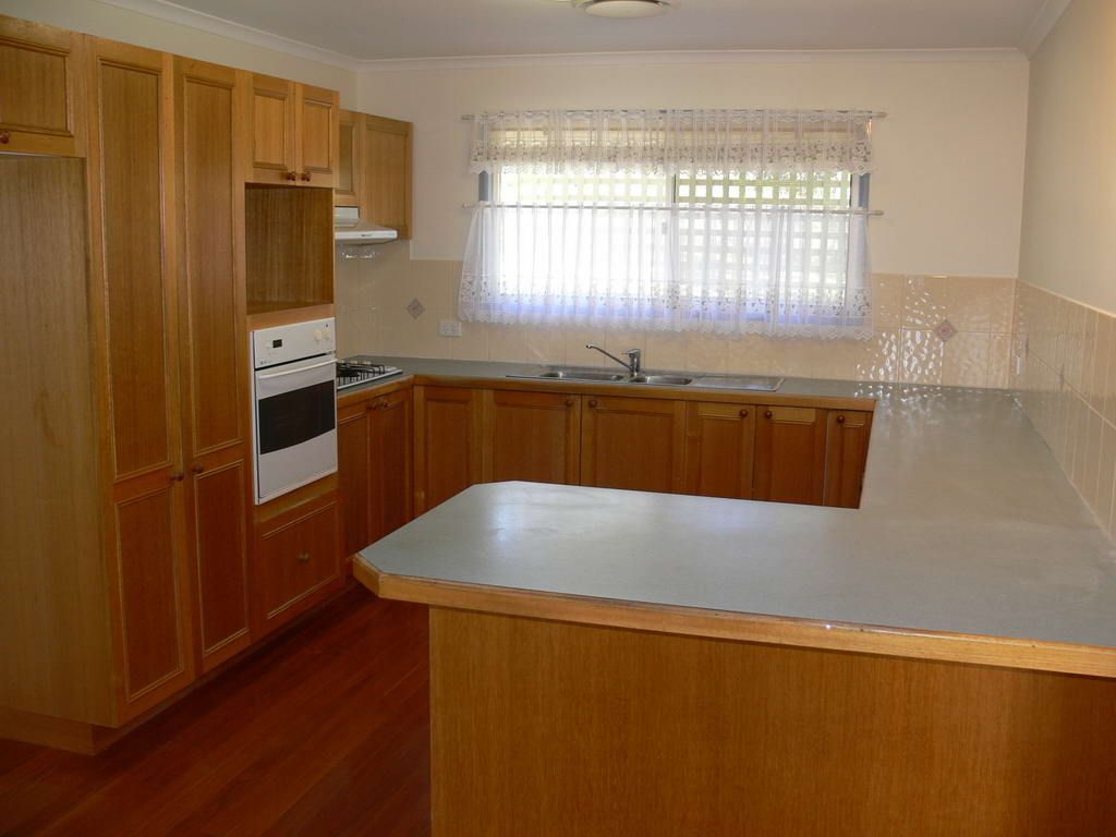 44 Barbour Street, Esk QLD 4312, Image 2