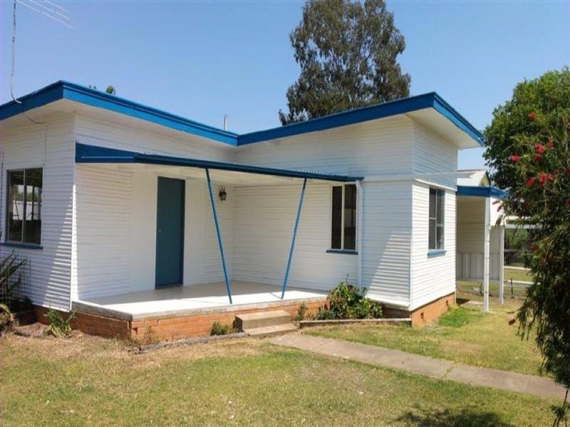 12 Moy Street, Dalby QLD 4405