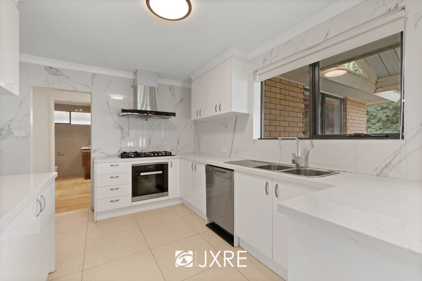 25 Davis Street, Burwood East VIC 3151, Image 2