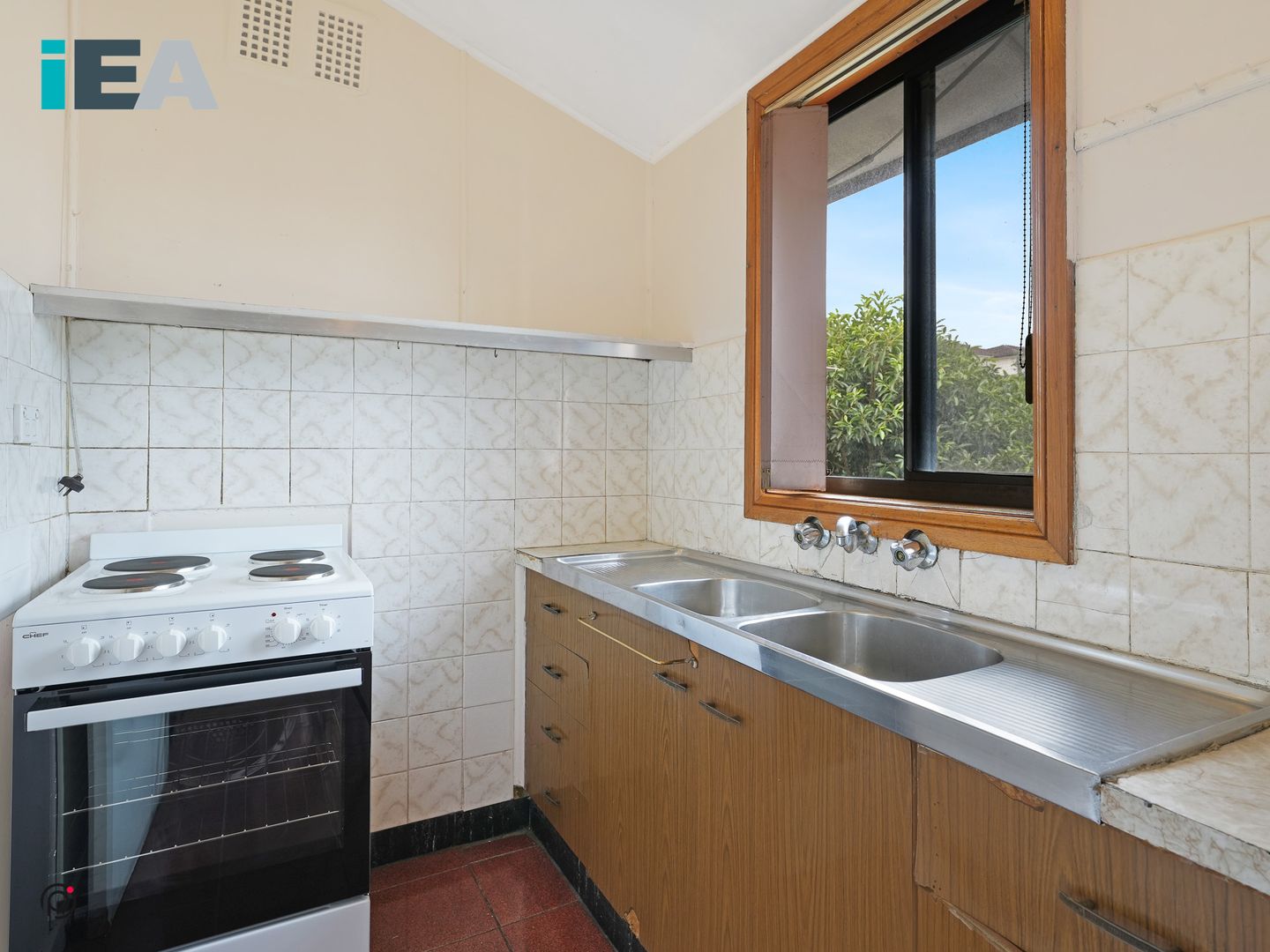 27 Monteith Street, Cringila NSW 2502 House For Rent 490 Domain