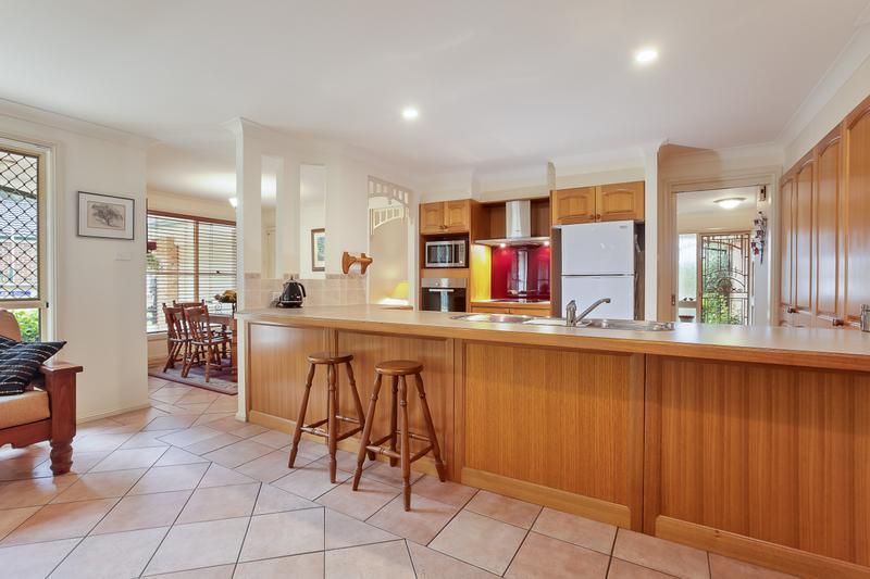 83 Silky Oak Drive, CAVES BEACH NSW 2281, Image 2