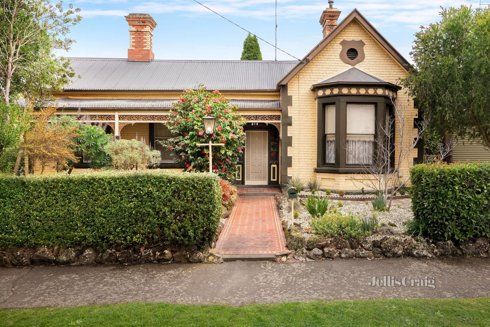 210 Lyons Street North, Ballarat Central Property History & Address
