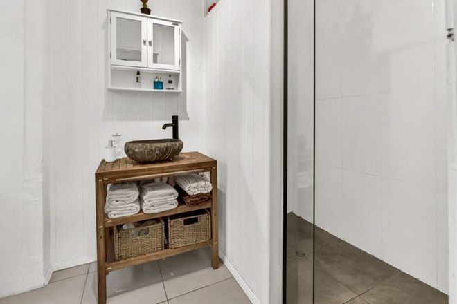 3/2315 Gold Coast Highway Mermaid Beach 4218 - Image 4