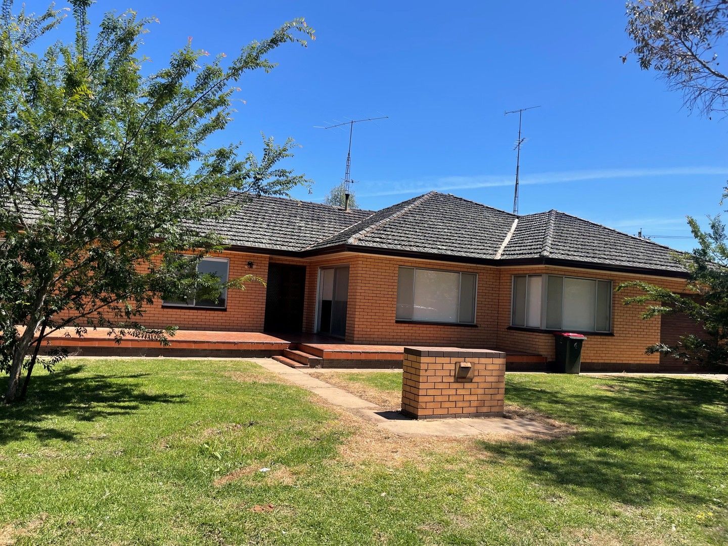 4 bedrooms House in 1 Tristania Avenue LEETON NSW, 2705