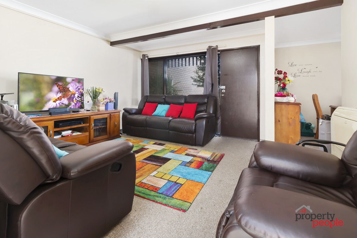 15/2 Whipbird Avenue, Ingleburn NSW 2565, Image 0