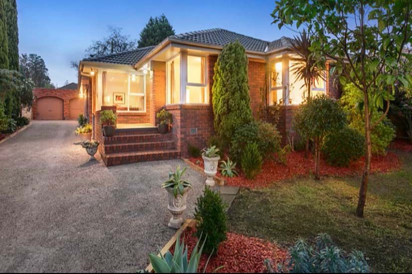 5 bedrooms House in 21 Raymond Street BLACKBURN NORTH VIC, 3130