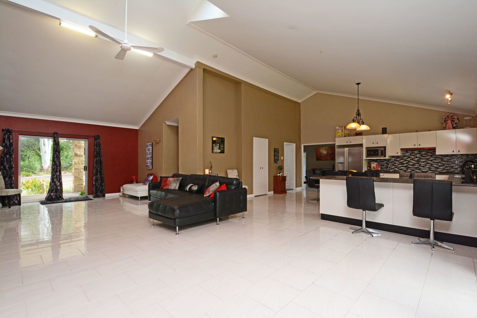 67 Caledonia Street, KEARSLEY NSW 2325, Image 2