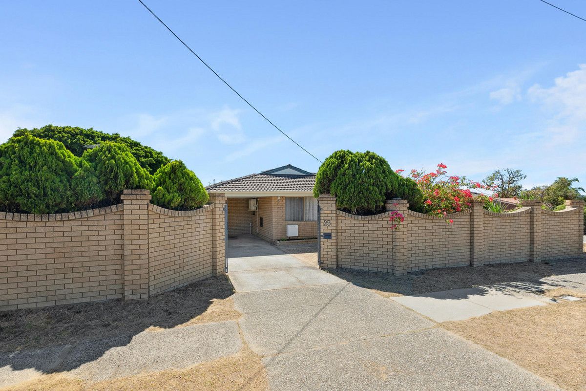 4 bedrooms House in 23 Bullara Road CRAIGIE WA, 6025