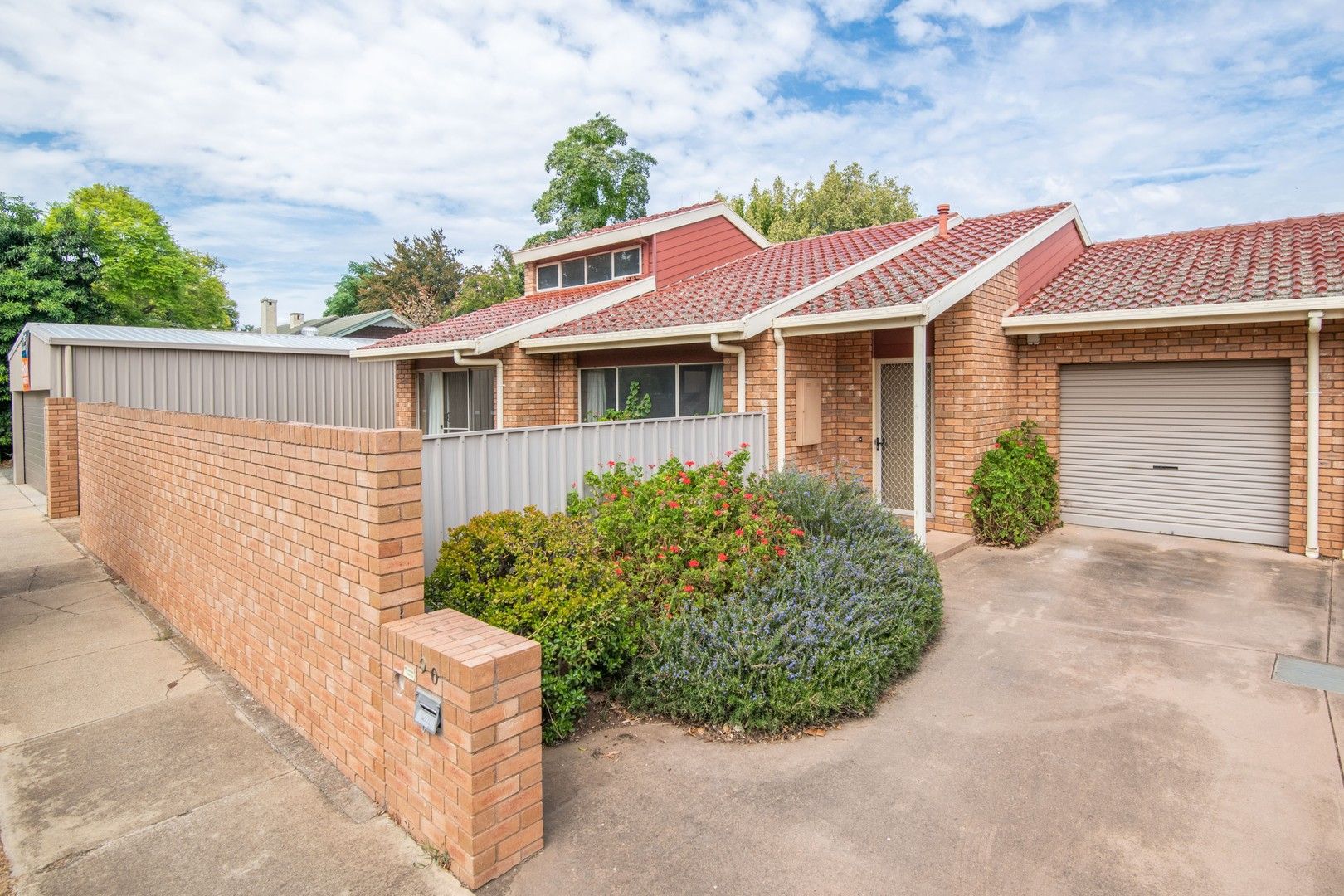 2 bedrooms Townhouse in 90 Knight Street SHEPPARTON VIC, 3630