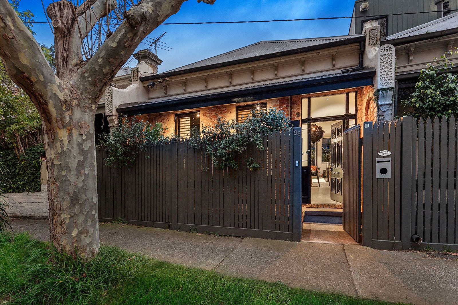 2 bedrooms House in 98 Blessington Street ST KILDA VIC, 3182