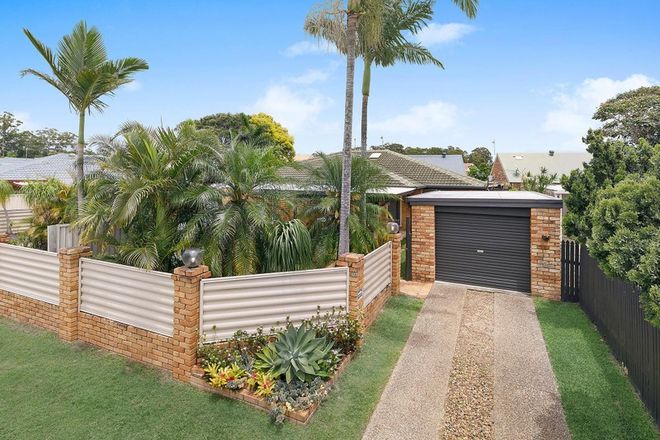 Picture of 2/10 Maiala Close, PARADISE POINT QLD 4216