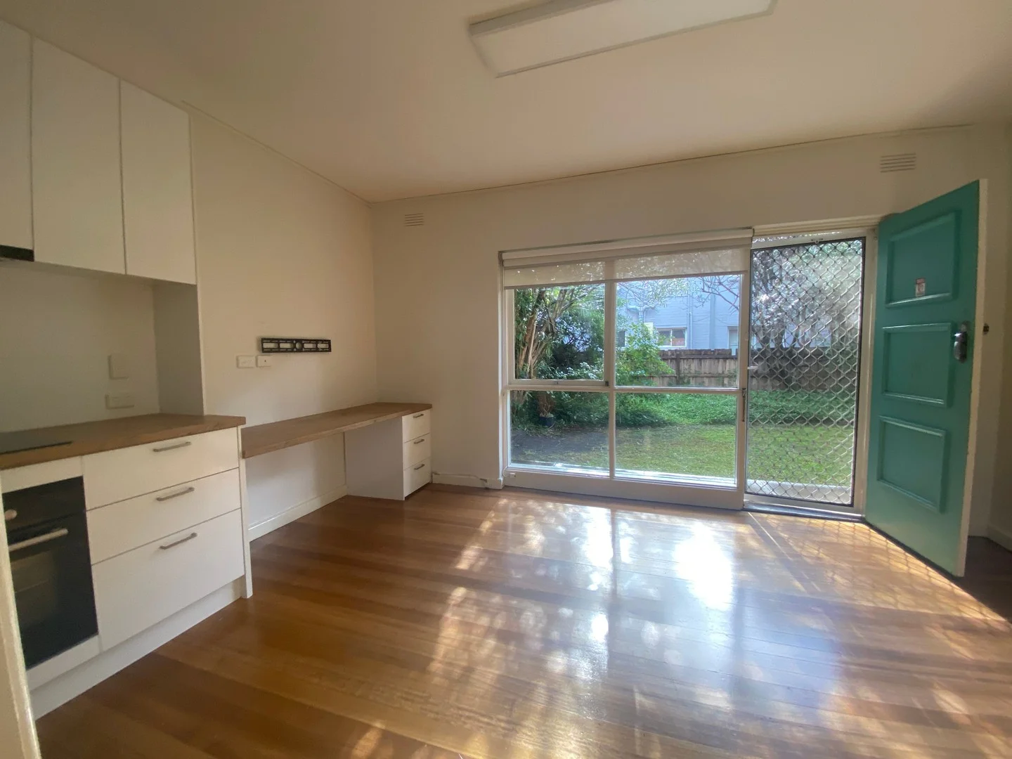 2/8 Walnut Street, Carnegie VIC 3163