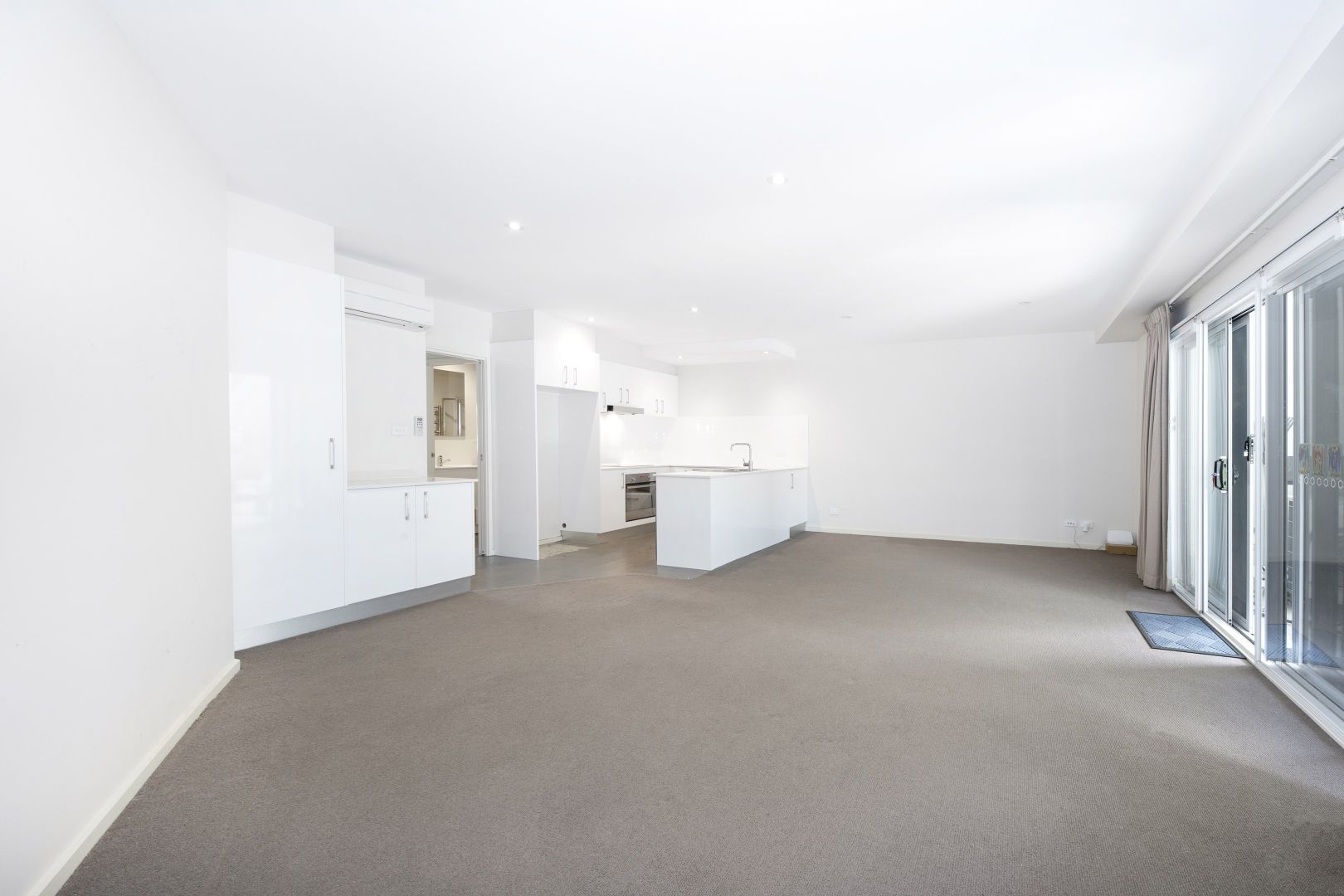 2/15 Strangways Street, Curtin ACT 2605, Image 1