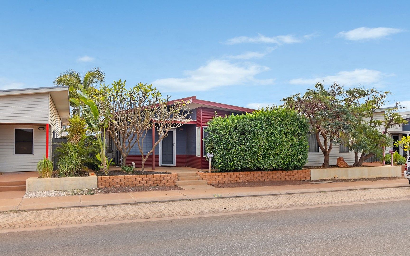 3 bedrooms House in 27 Marniyarra Loop BAYNTON WA, 6714