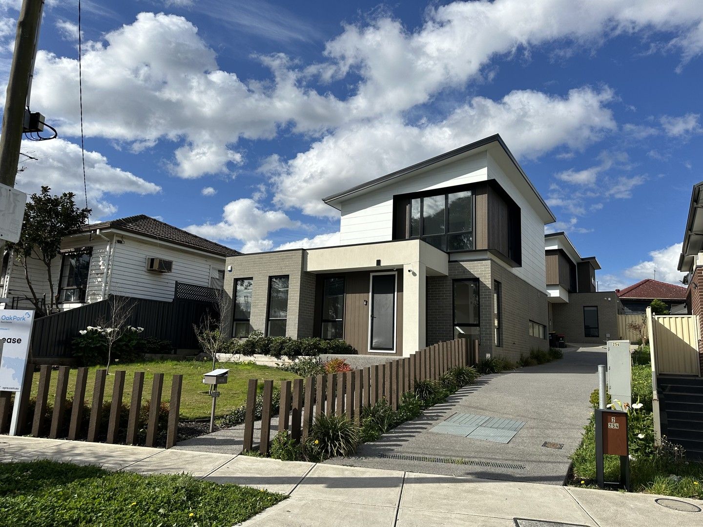3 bedrooms Townhouse in 1/254 Waterloo Road GLENROY VIC, 3046