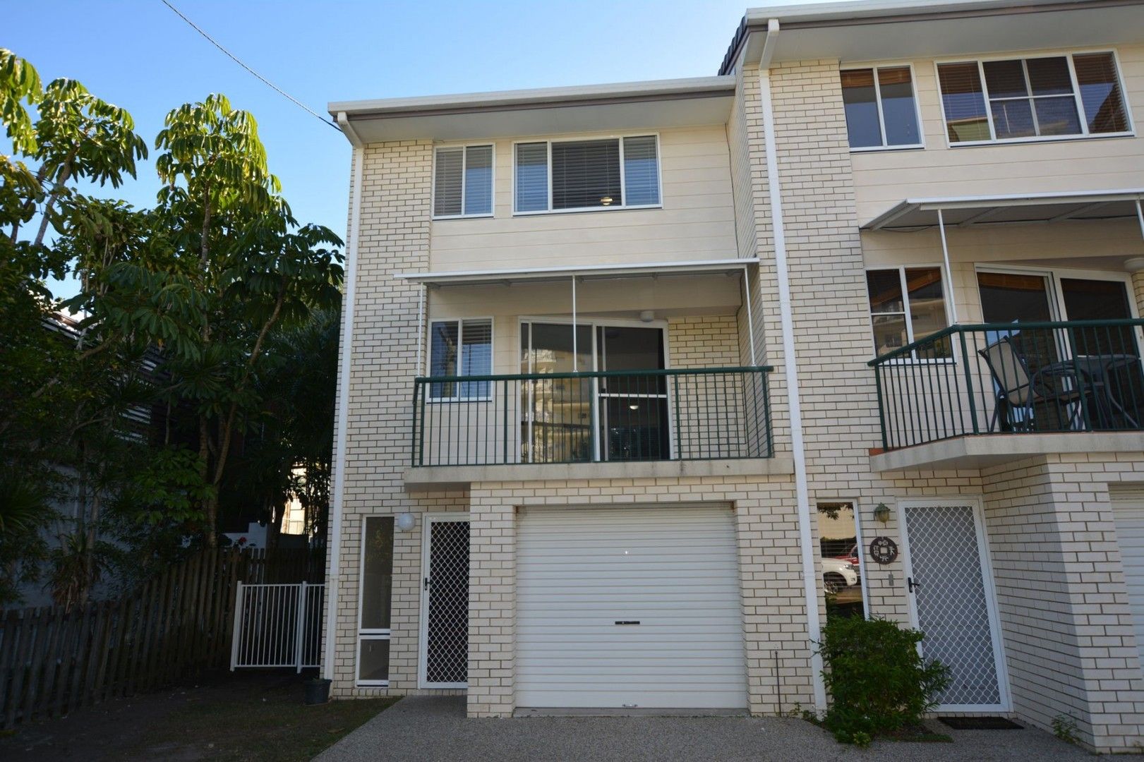 3 bedrooms Townhouse in 1/4 Kitchener Street GOLDEN BEACH QLD, 4551