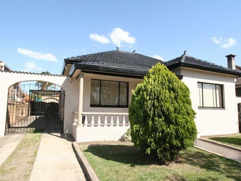 3 bedrooms House in 8 Waratah Street NORTH STRATHFIELD NSW, 2137