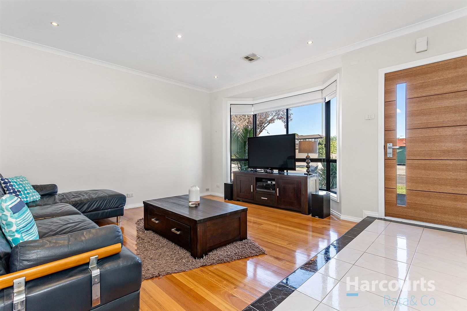 4 Hellier Drive, Mill Park VIC 3082, Image 1