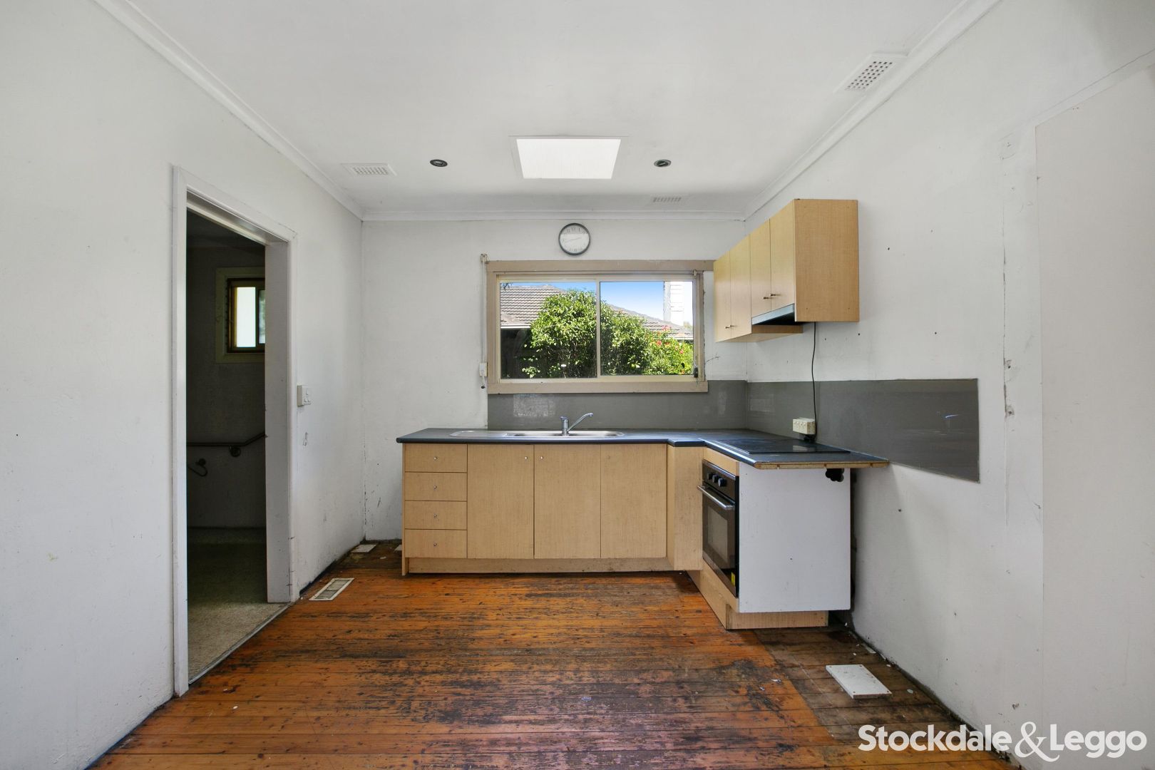 8 Black Street, Reservoir VIC 3073, Image 2