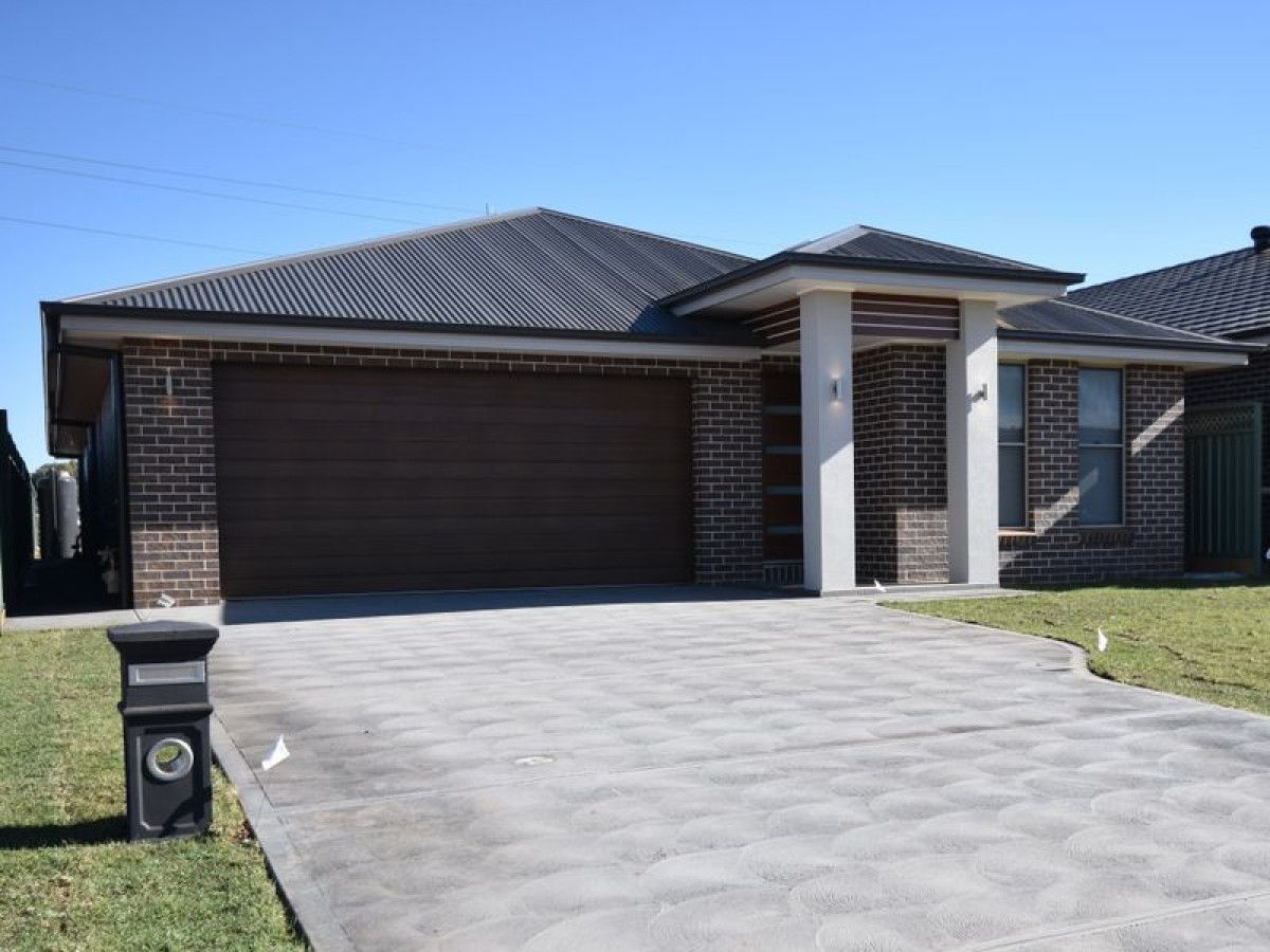 4 bedrooms House in 31 Amadeus Avenue DUBBO NSW, 2830