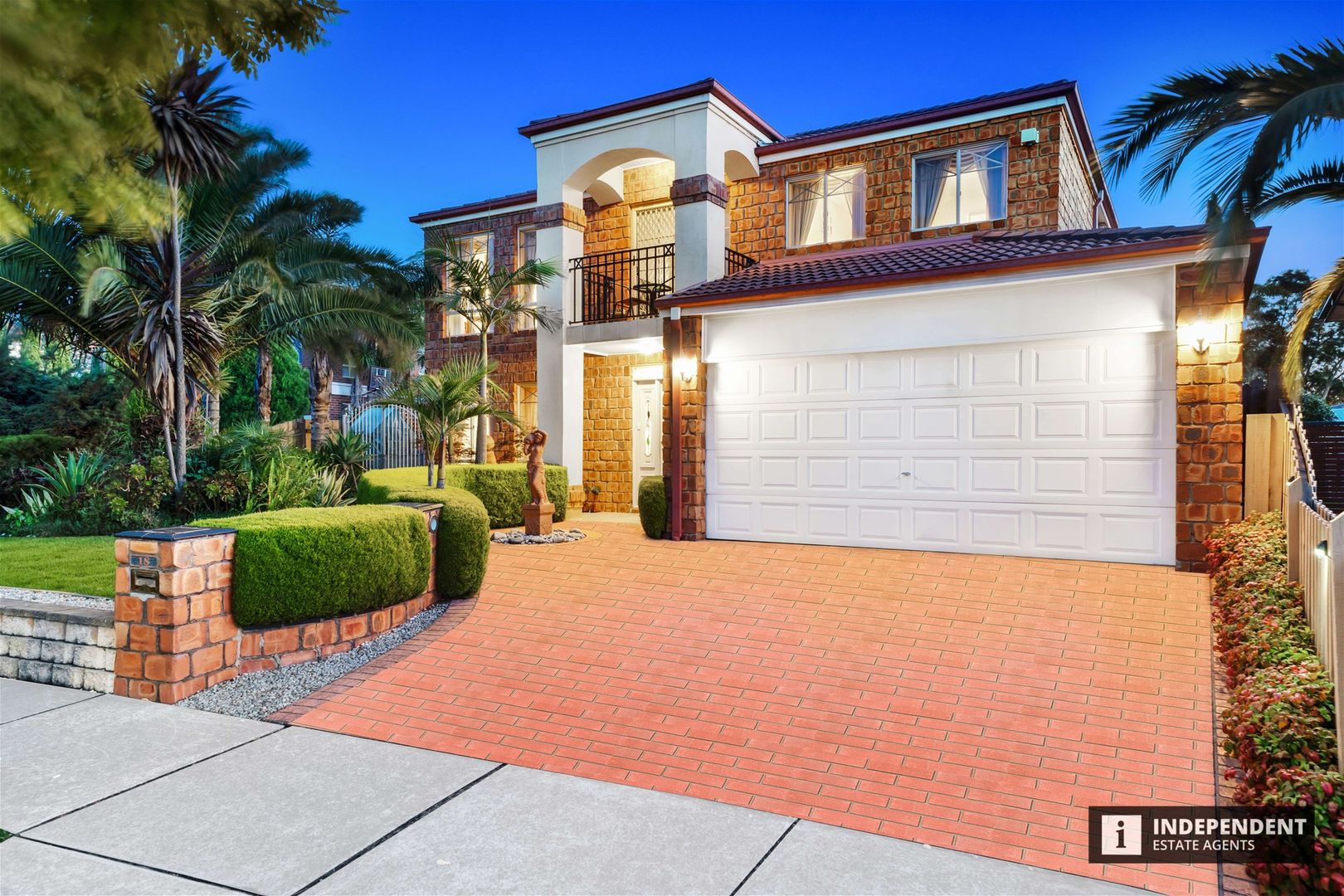 18 Lucy Hill Rise, Rowville VIC 3178