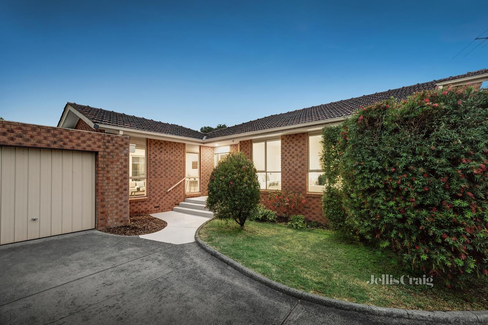 2/1 Baringa Street, Mount Waverley VIC 3149, Image 0