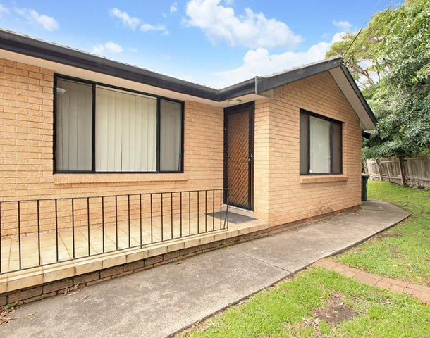 2/37 Kingsley Drive, Lake Heights NSW 2502